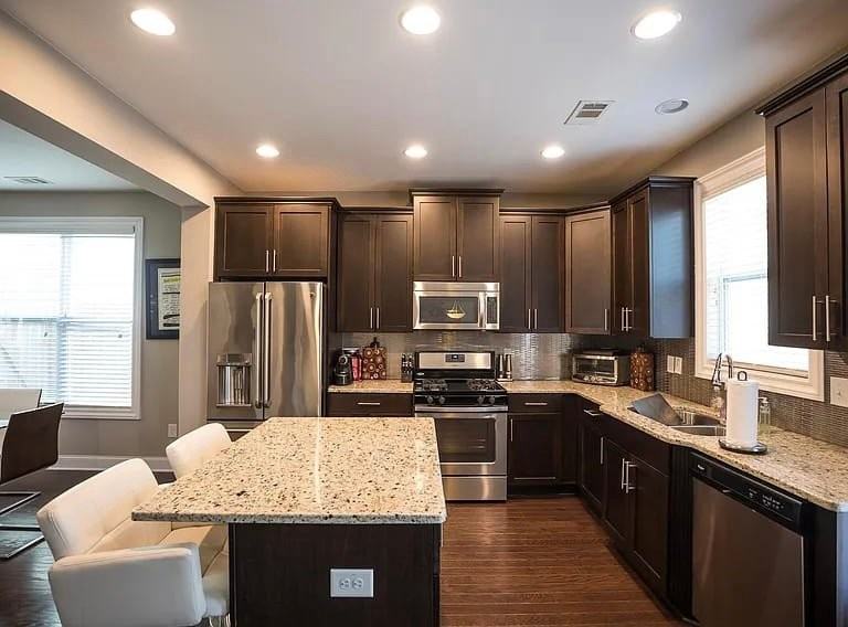 929 Longley Ave Nw - Photo 2 of 11