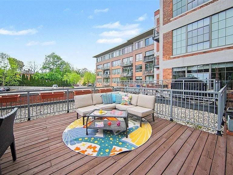 315 2nd St #207 - Photo 3 of 19