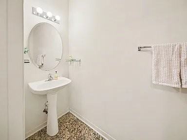 315 2nd St #207 - Photo 5 of 19