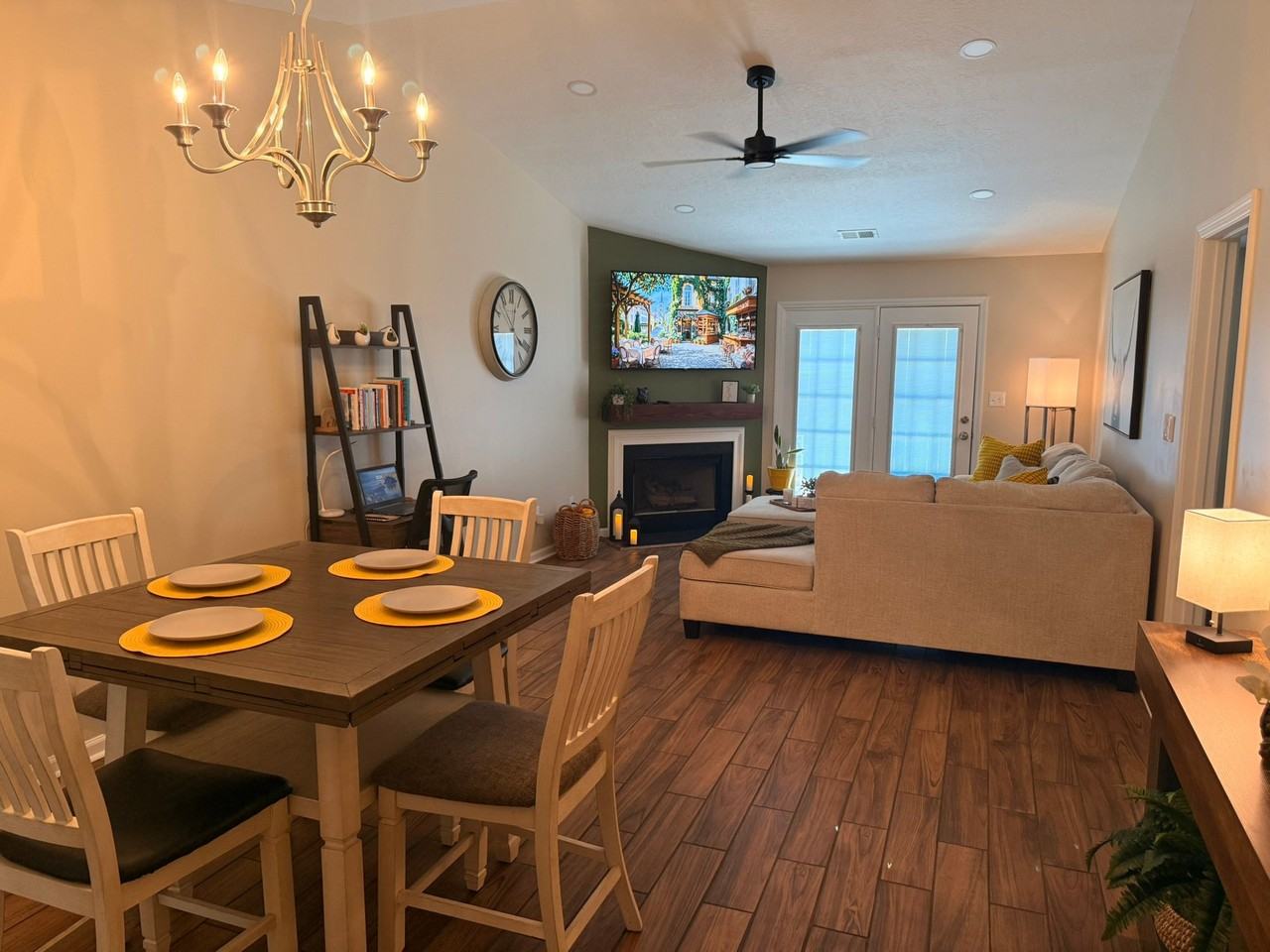 4005 Calypso Dr - Photo 3 of 19