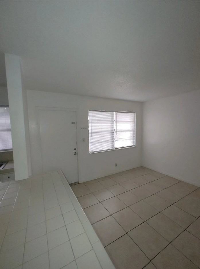 4394 N Federal Hwy #13 - Photo 7 of 13