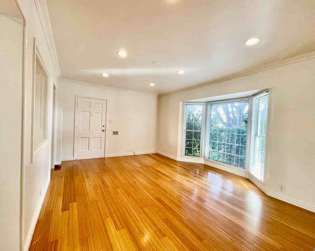 1760 11th St - Photo 2 of 25