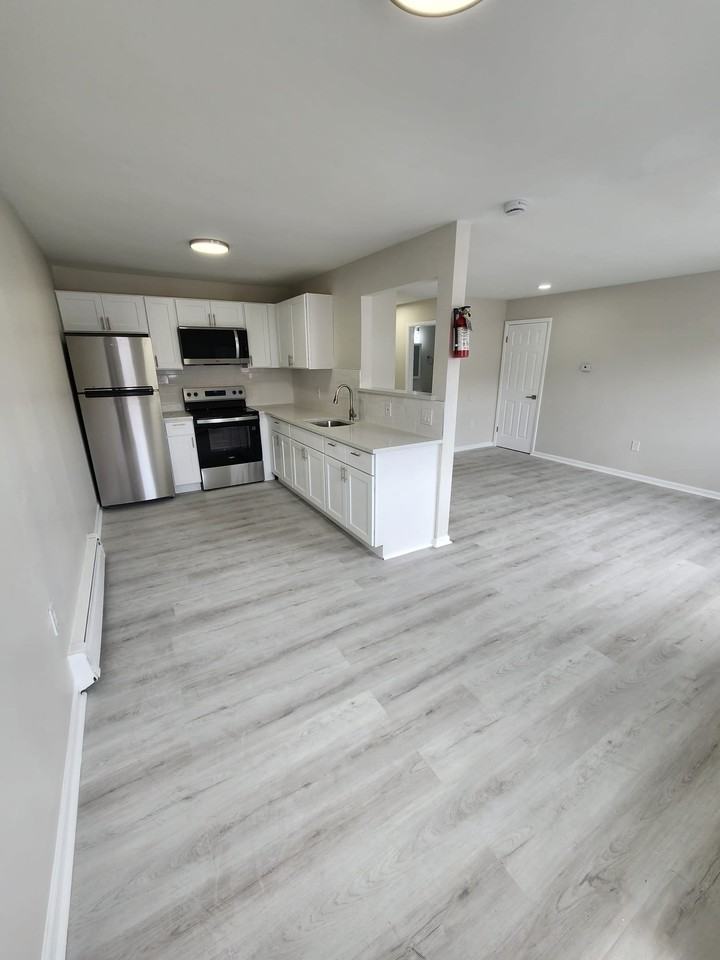 2202 Hamilton Ave Apt D #2202D - Photo 2 of 12