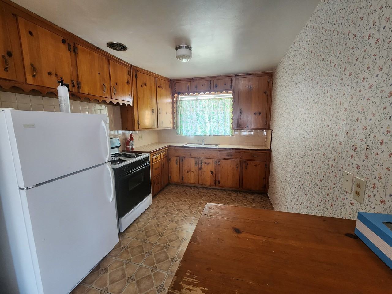 5901 E 26th St - Photo 3 of 17