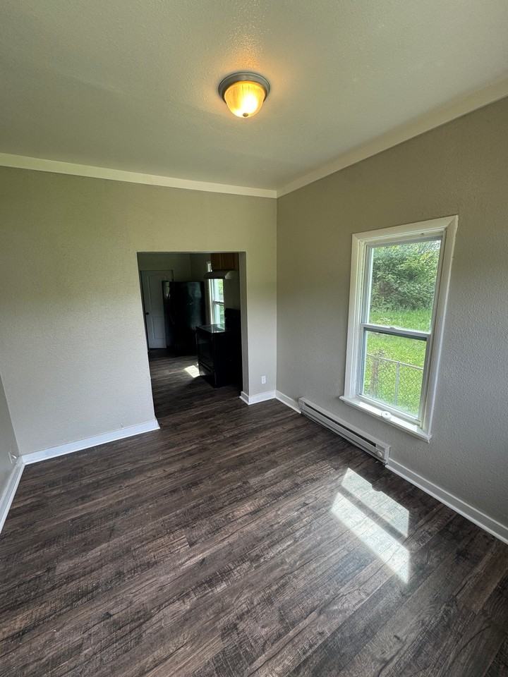223 Charles St - Photo 3 of 7