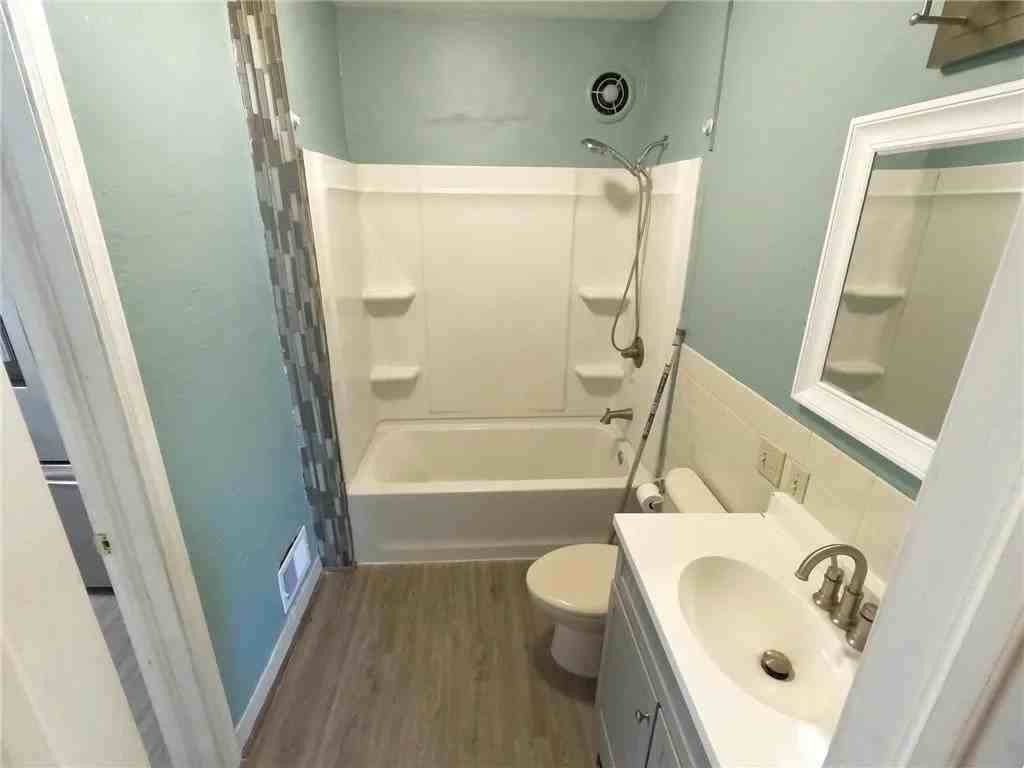 327 11th Ave Nw #1 - Photo 7 of 8