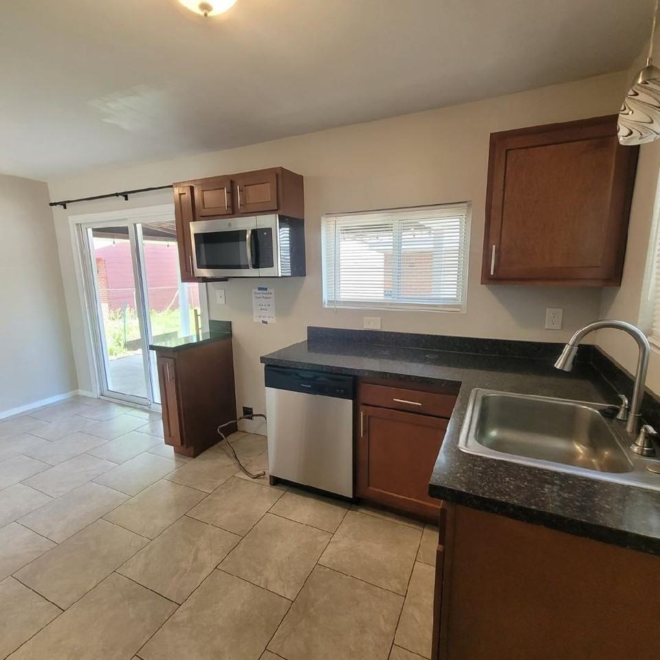 32448 Birchwood St #1 - Photo 5 of 10