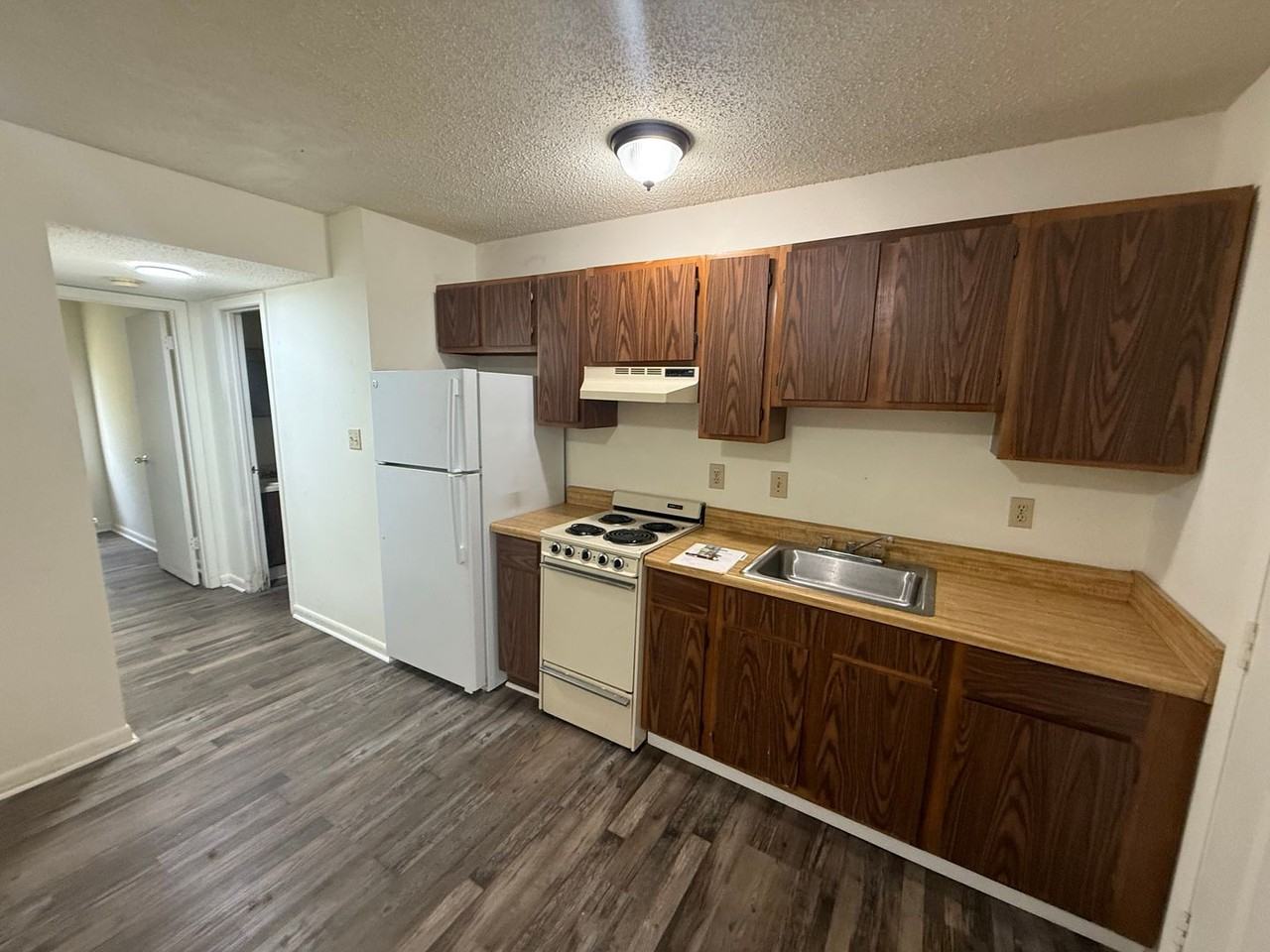 31 8th St Nw #12 - Photo 2 of 4