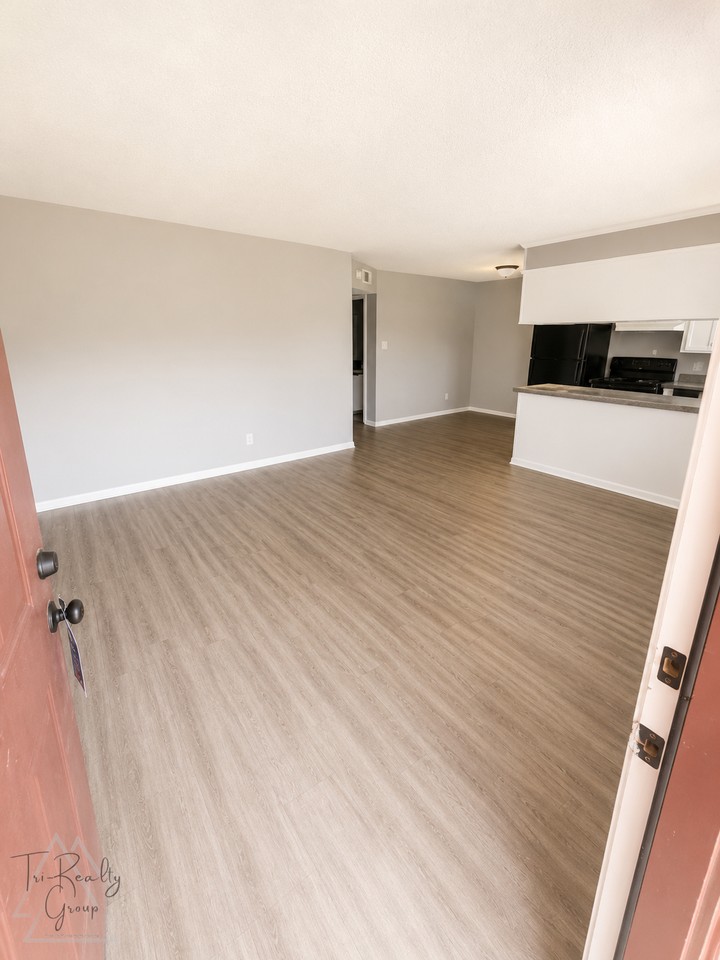 501 Westlawn - Photo 2 of 5