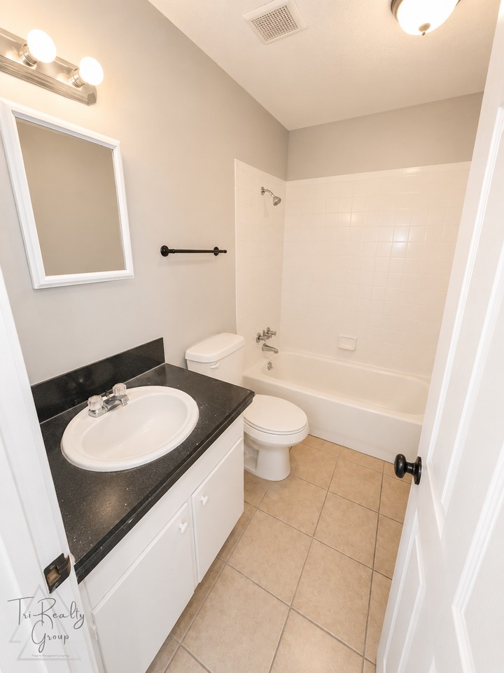 501 Westlawn - Photo 3 of 5
