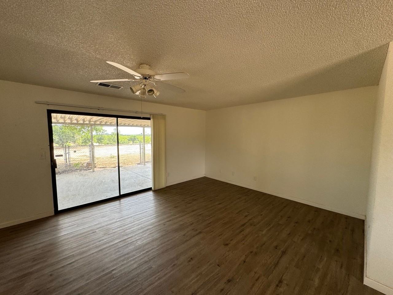 21293 E American Ave - Photo 5 of 24