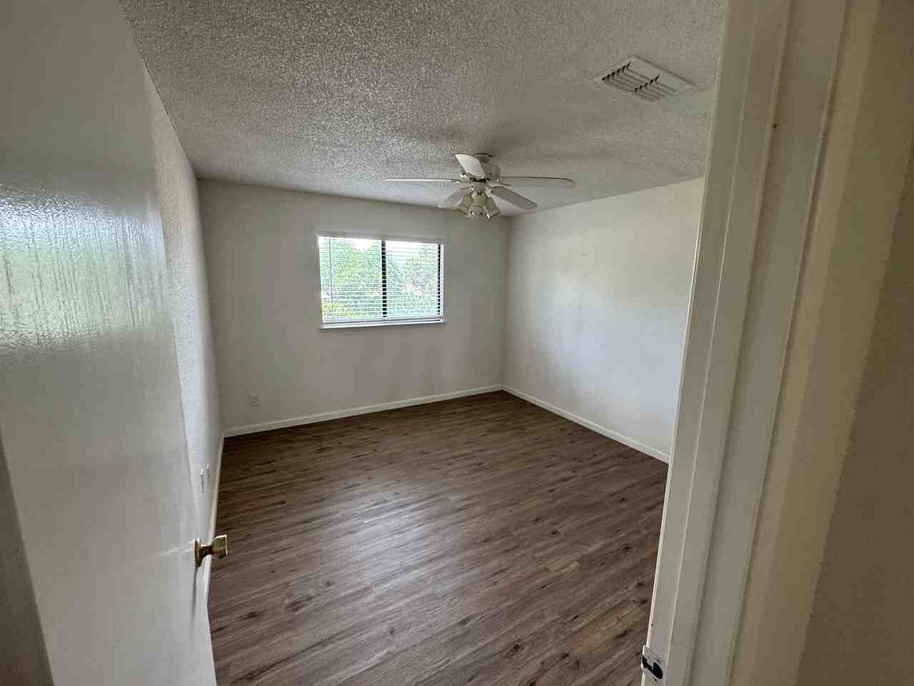 21293 E American Ave - Photo 7 of 24