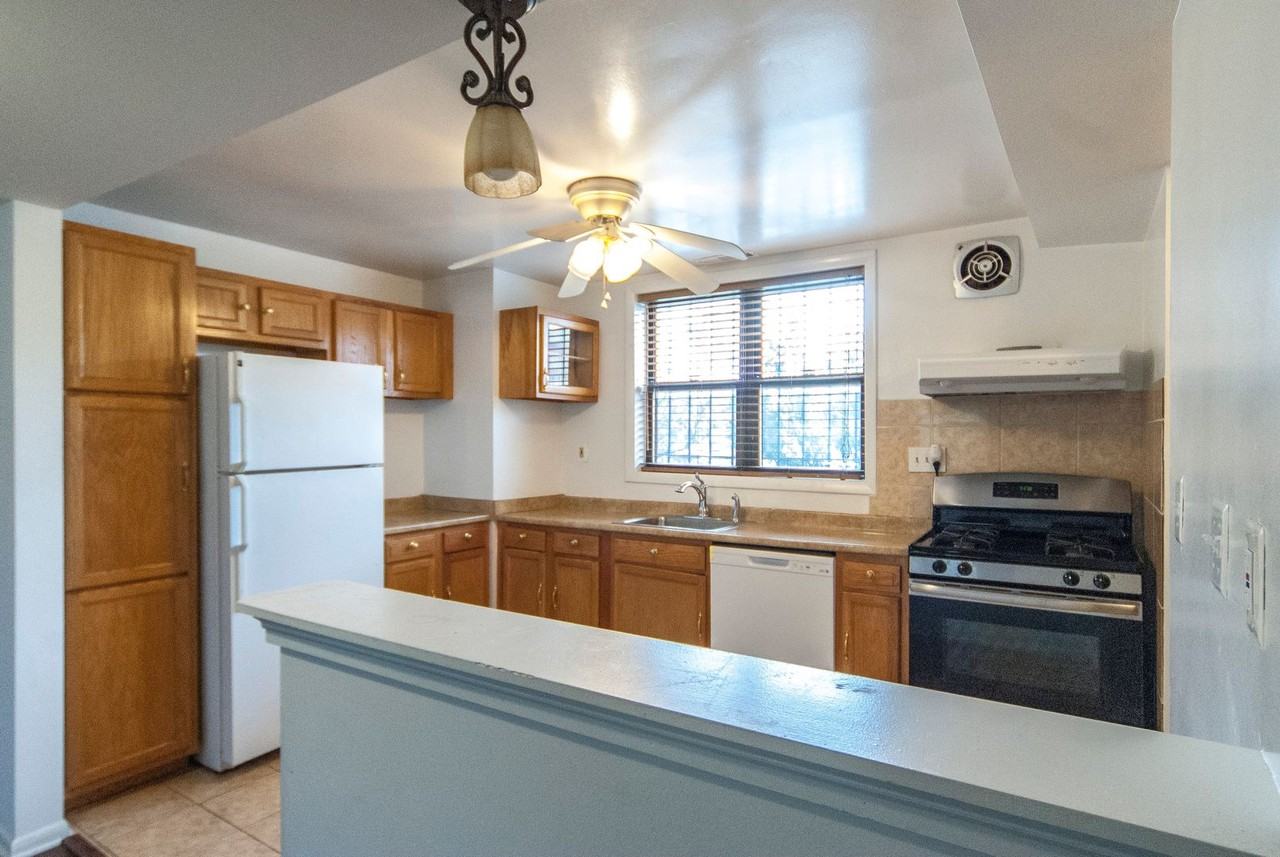 1329 Riggs St Nw - Photo 2 of 9