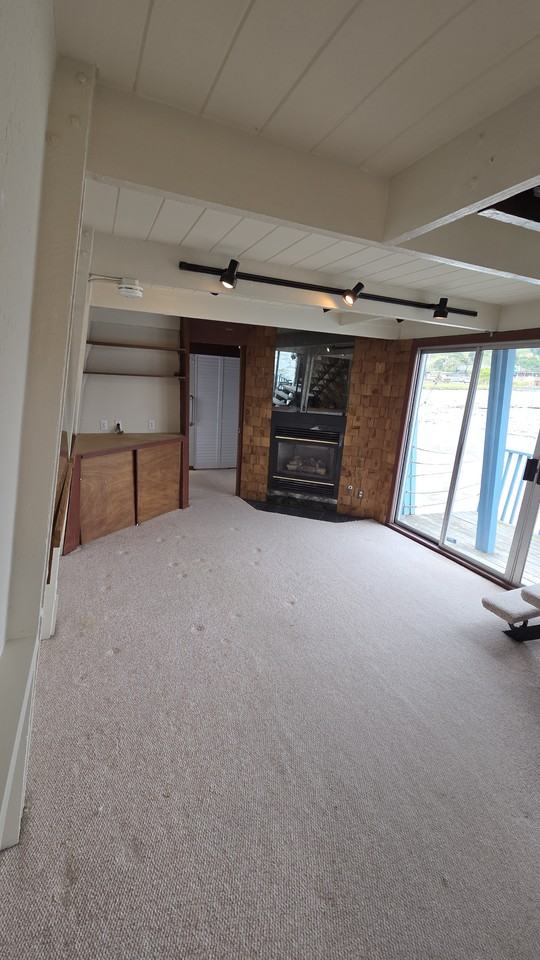 42 West Ct Pier 1 #1 - Photo 4 of 16