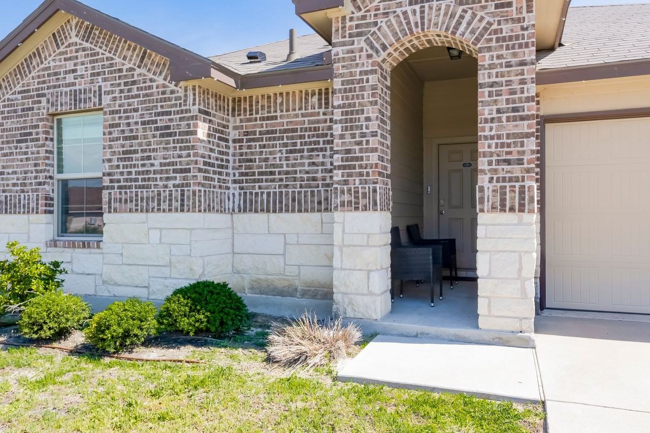 6107 Sally Ride Ln - Photo 4 of 46