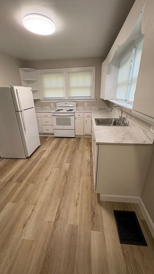 4211 Campbellton Rd Sw - Photo 3 of 10