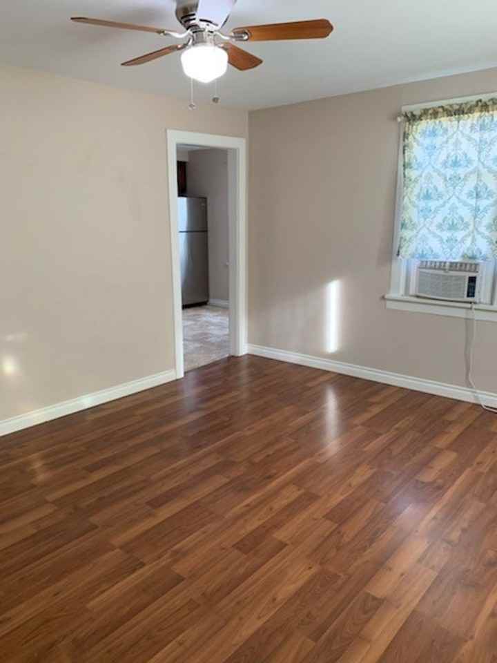 1729 8th St - Photo 3 of 13