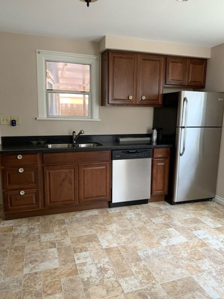 1729 8th St - Photo 6 of 13