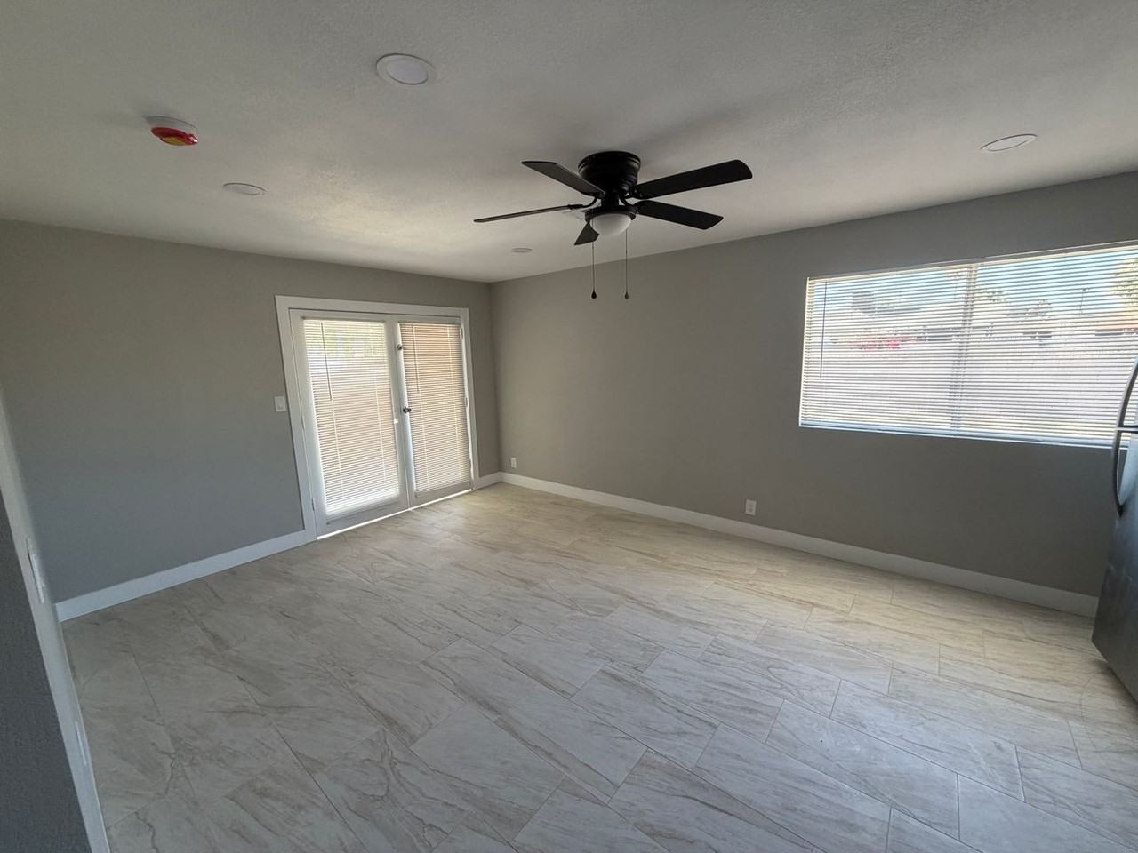 2501 W Sweetwater Ave - Photo 6 of 23