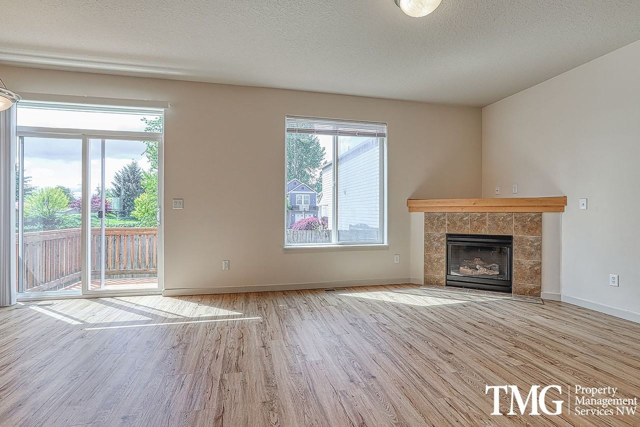 7419 Ne 55th St - Photo 2 of 19
