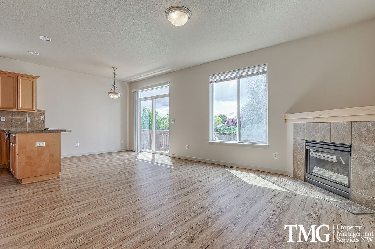 7419 Ne 55th St - Photo 3 of 19