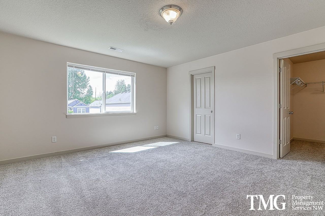7419 Ne 55th St - Photo 7 of 19