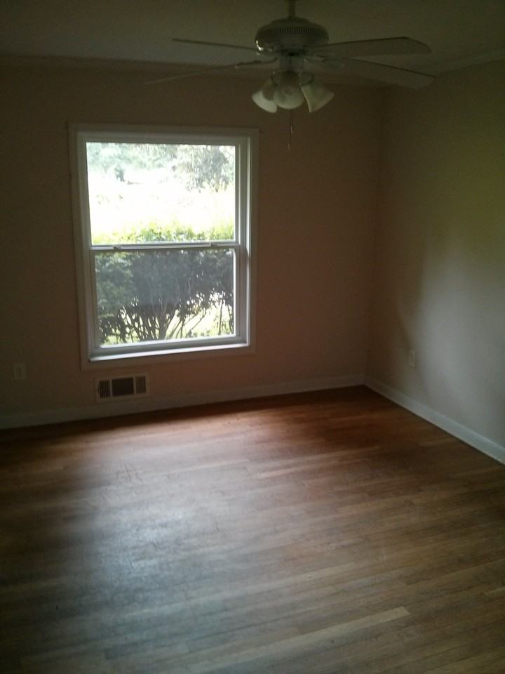 1284 Lynhurst Dr Sw - Photo 4 of 18
