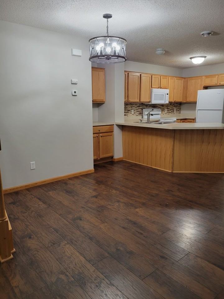 3512 Sterling Heights Dr #I - Photo 7 of 31