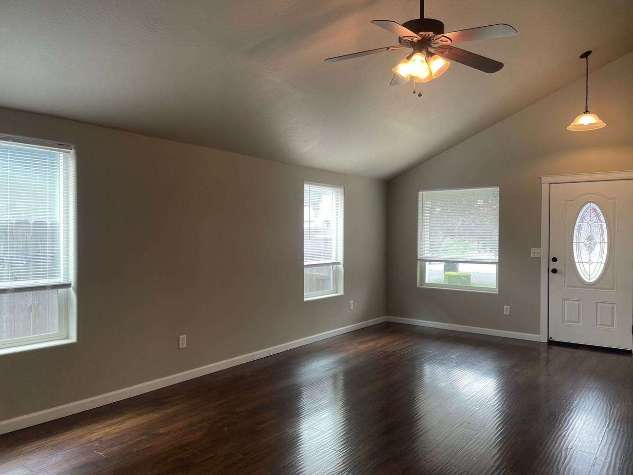 1100 Katie Mae Dr - Photo 3 of 25