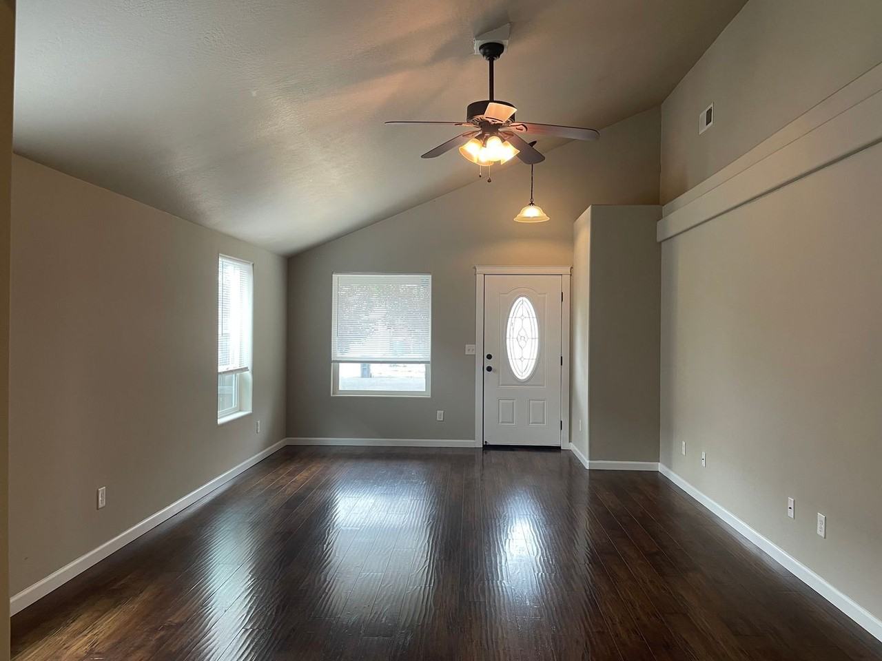1100 Katie Mae Dr - Photo 4 of 25