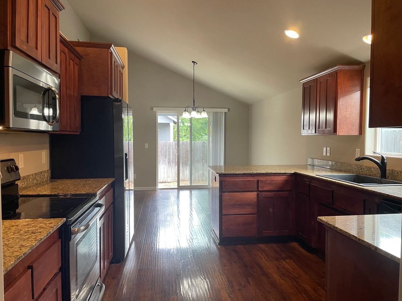 1100 Katie Mae Dr - Photo 6 of 25