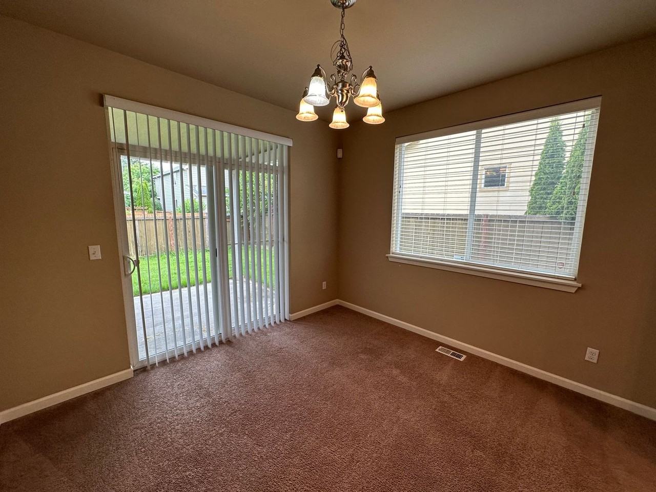1415 Grindstone Dr Se - Photo 6 of 12