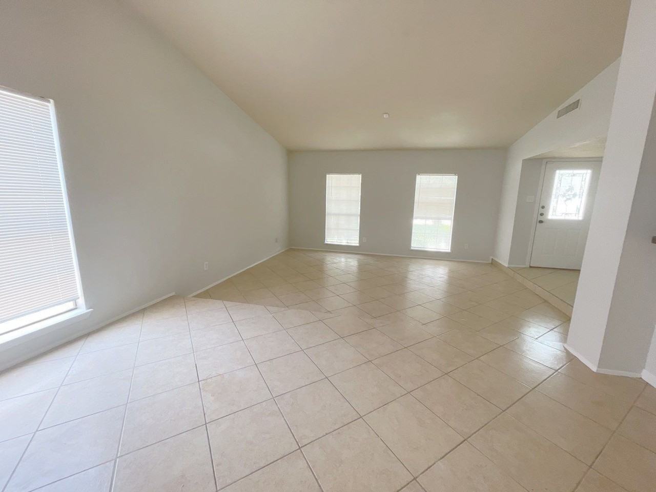 3906 Postwood Dr - Photo 6 of 25