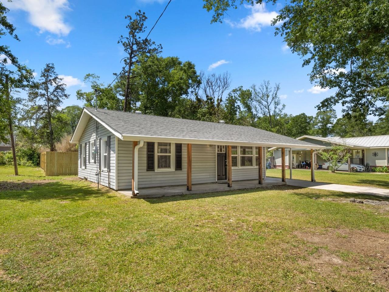 411 Allen St - Photo 2 of 11