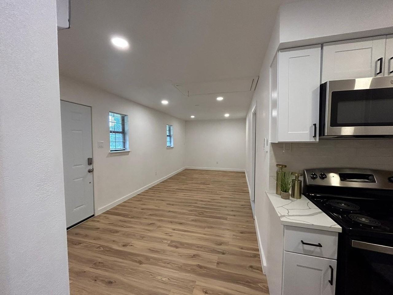 4207 Ashmont Ct - Photo 7 of 14