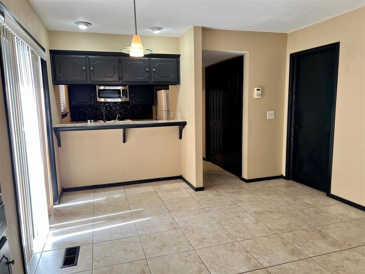 3840 Ives Way - Photo 7 of 18