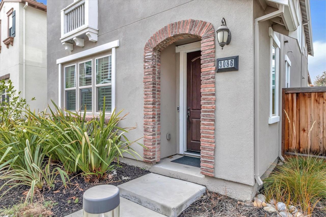 3086 Via Siena Pl - Photo 2 of 50
