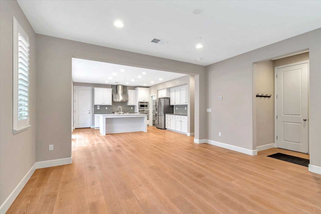 3086 Via Siena Pl - Photo 7 of 50