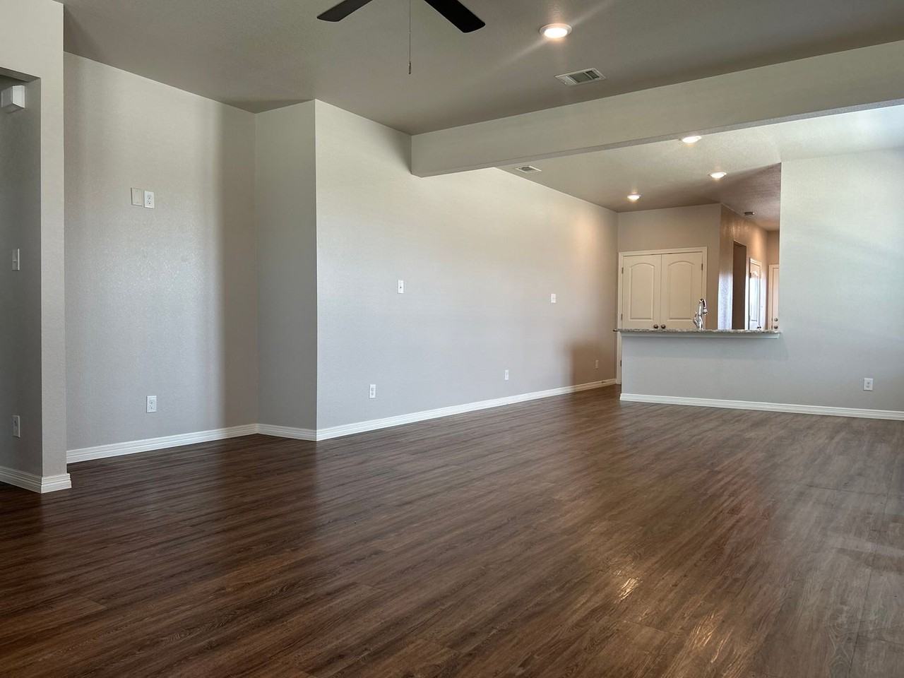 100 Arnold Ave - Photo 7 of 23