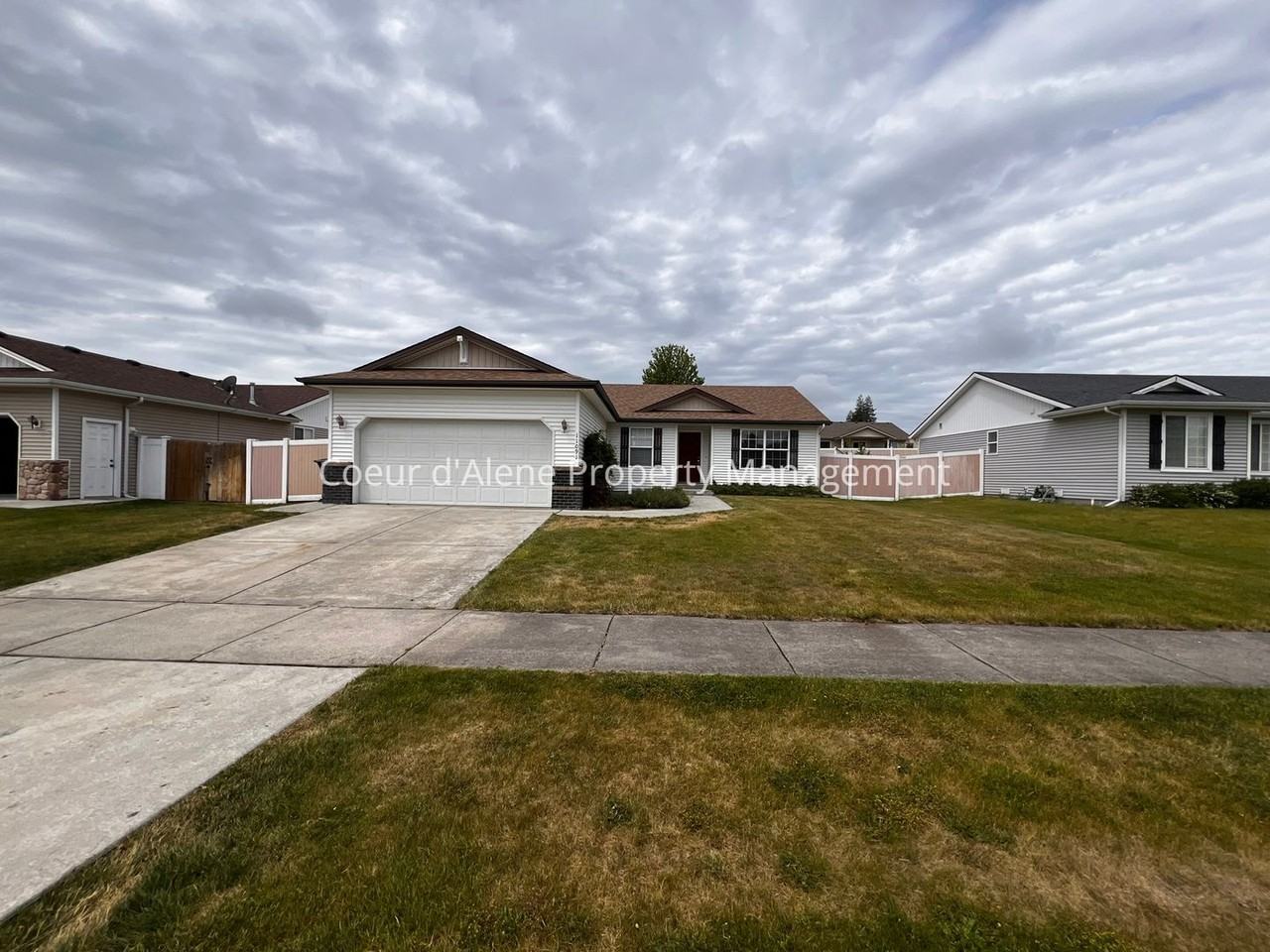 11091 N Cutlass St - Photo 2 of 19