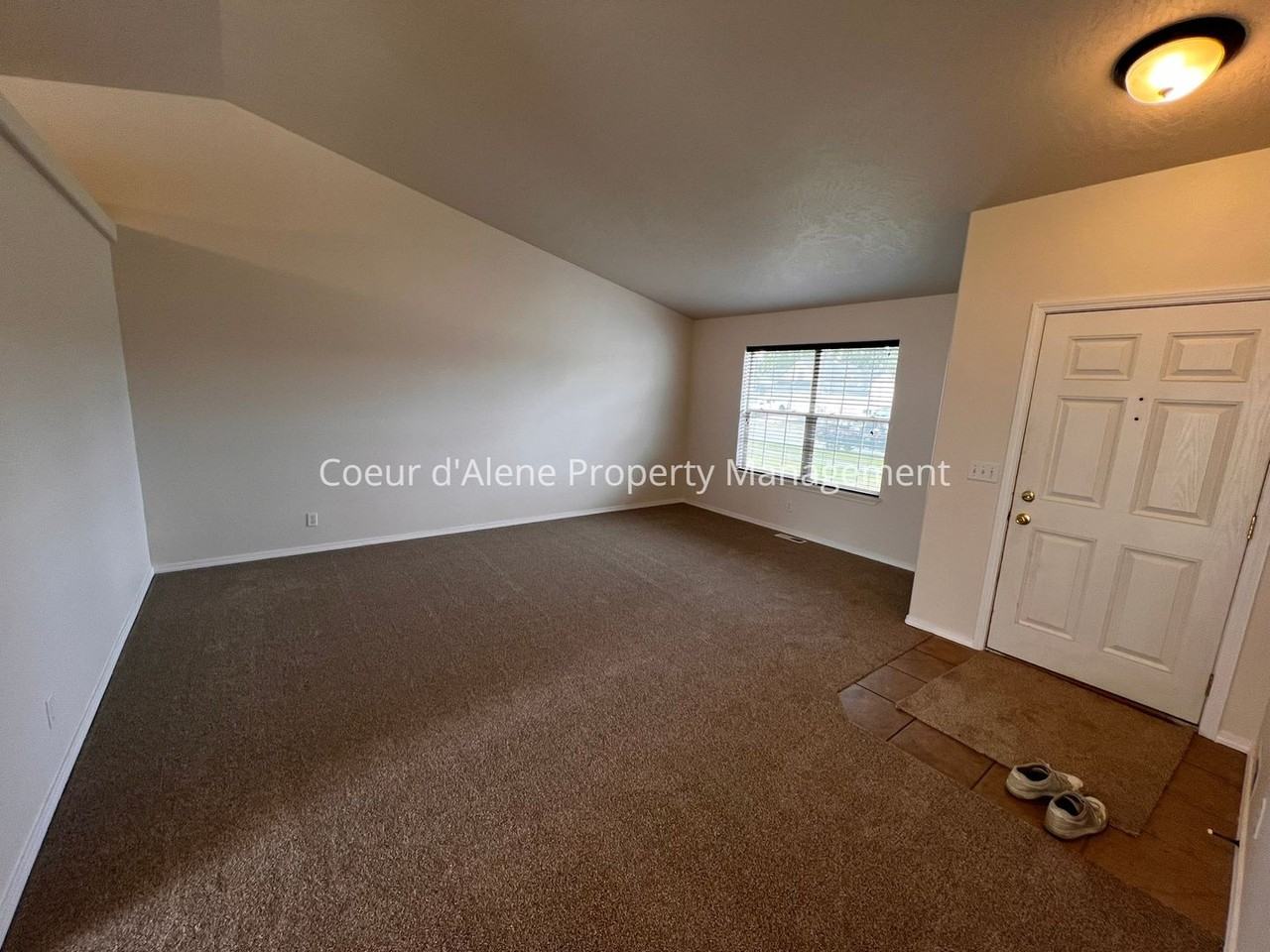 11091 N Cutlass St - Photo 4 of 19
