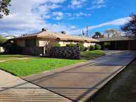 featured image of 1230 N College Ave