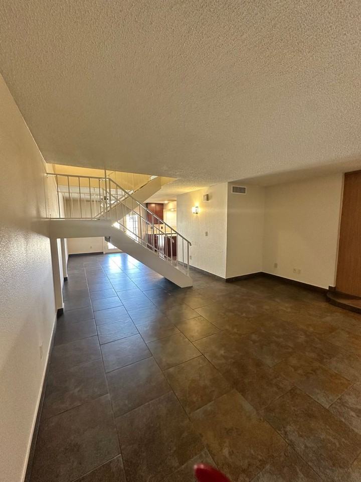 5805 W Evans Dr - Photo 3 of 32