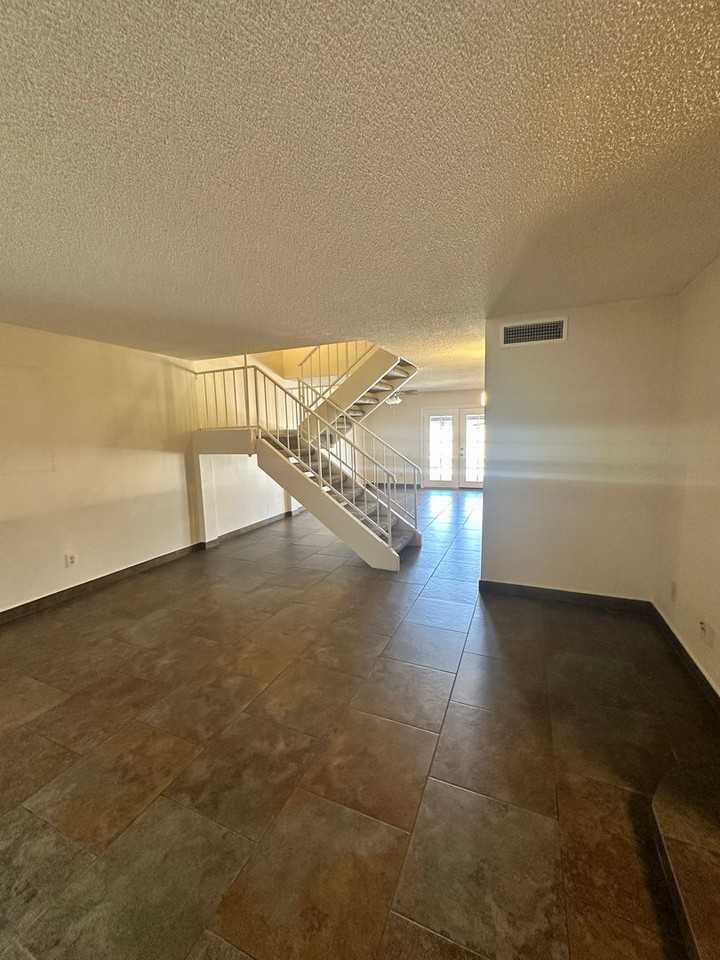 5805 W Evans Dr - Photo 5 of 32