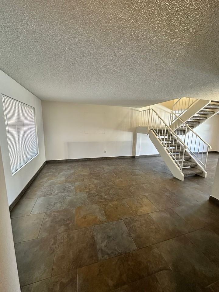 5805 W Evans Dr - Photo 6 of 32