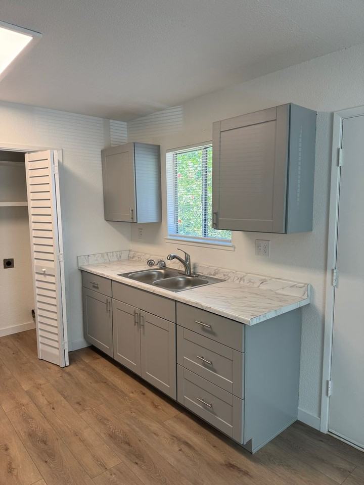 4325 Fort Peck St - Photo 3 of 13