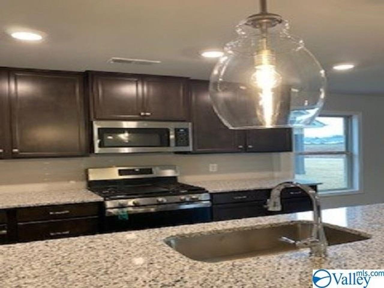 152 Sublett Dr - Photo 4 of 22