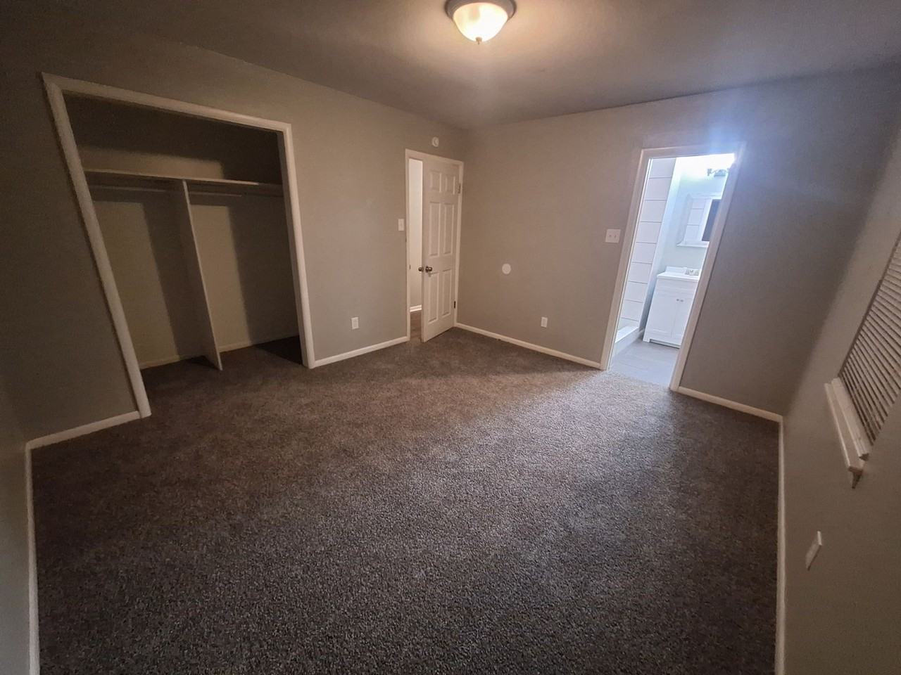2701 S 40th St - Photo 6 of 26