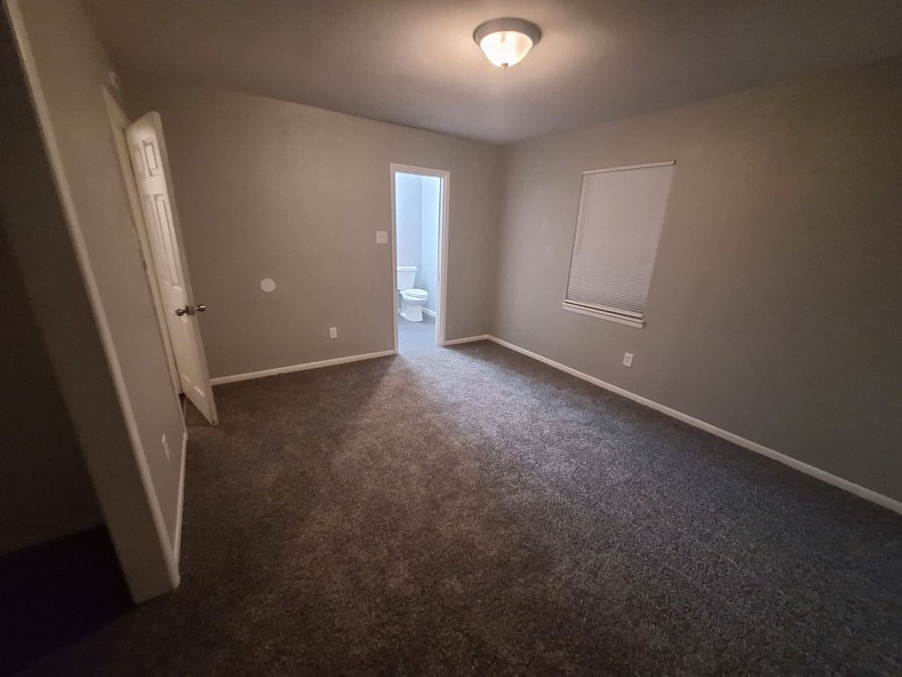 2701 S 40th St - Photo 7 of 26