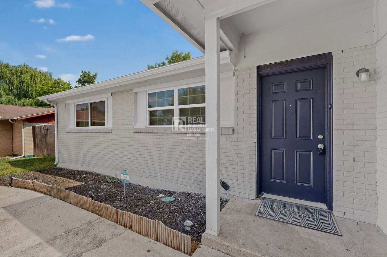 2508 Skylark Dr - Photo 3 of 42